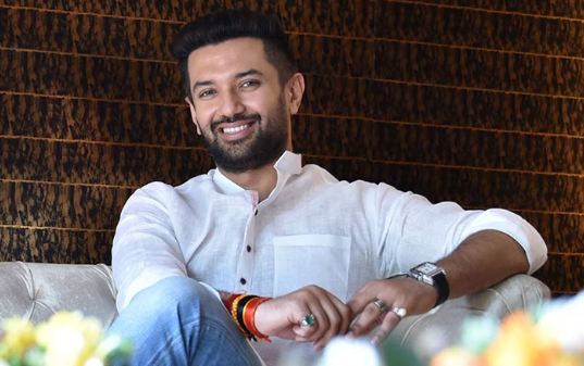 चाचा को पद से हटाना और बयान बदलवाना चिराग पर पड़ा भारी, आ गया राजनैतिक संकट