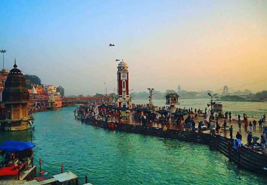 रायबरेली:कार्तिक पूर्णिमा के अवसर पर लाखो की संख्या में भक्तो ने लगाई गंगा में आस्था की डुबकी
