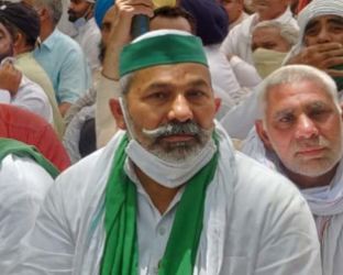 ट्रैक्टर चलाकर किसान महापंचायत में पहुंचे राकेश टिकैत, दिया एक महीने का अल्टीमेटम?