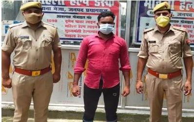 प्रयागराज : थाना मेजा पुलिस द्वारा 06 देशी अबैध बम के सांथ संदीप (छोटू) भारतिया गिरफ्तार,