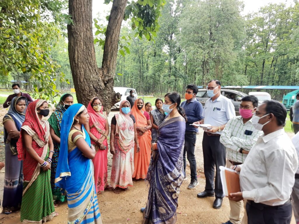 कोरबा: मल्टी एक्टिविटी सेंटर महोरा गौठान का किया औचक निरीक्षण,महिला सशक्तिकरण महत्वपूर्ण-रानू साहू