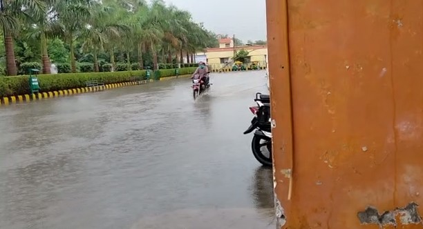 इटावा में हुई रिमझिम बारिश