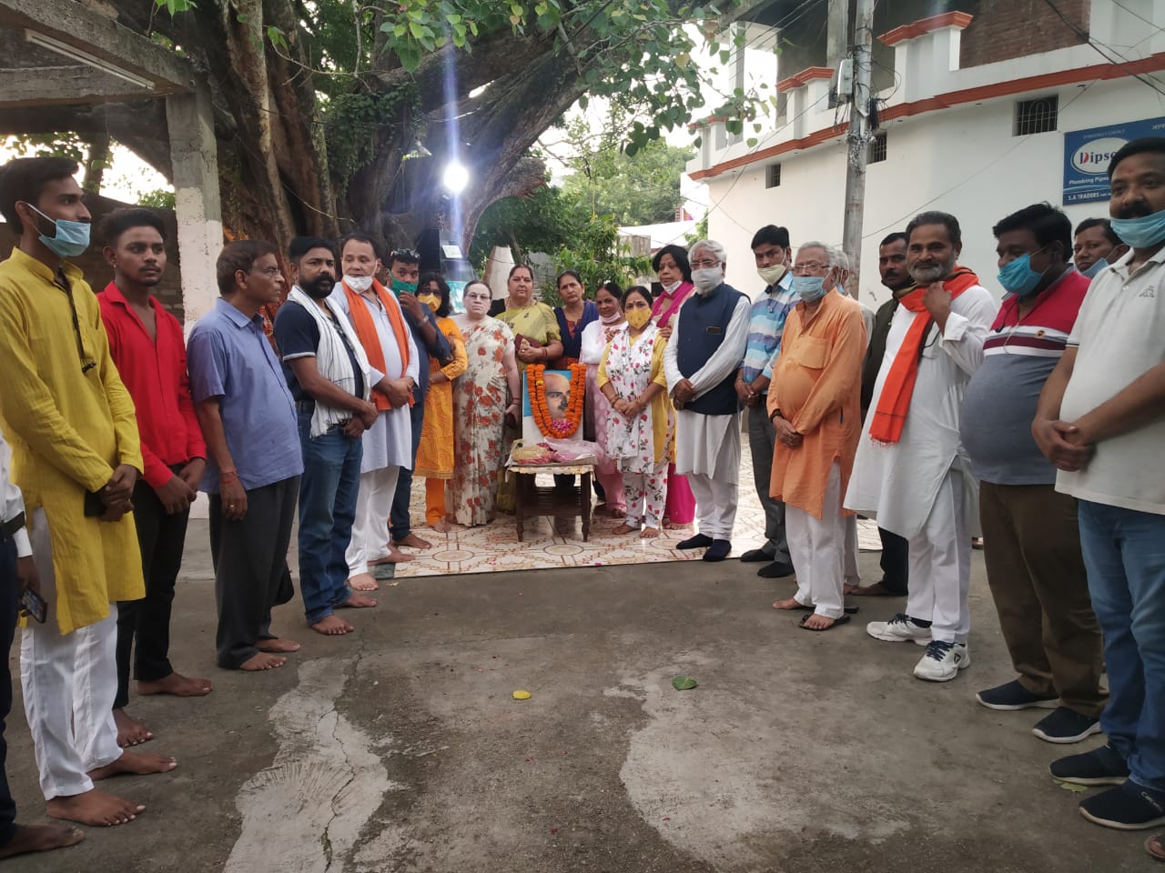 बरेली-वृक्षारोपण कर मनाई गई श्यामाप्रसाद मुखर्जी की जयंती