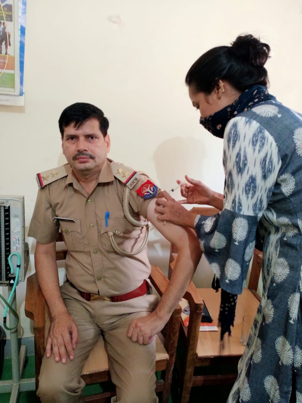 बरेली-पुलिस व मिडियाकर्मियो ने कराया कोविड-19 टीकाकरण