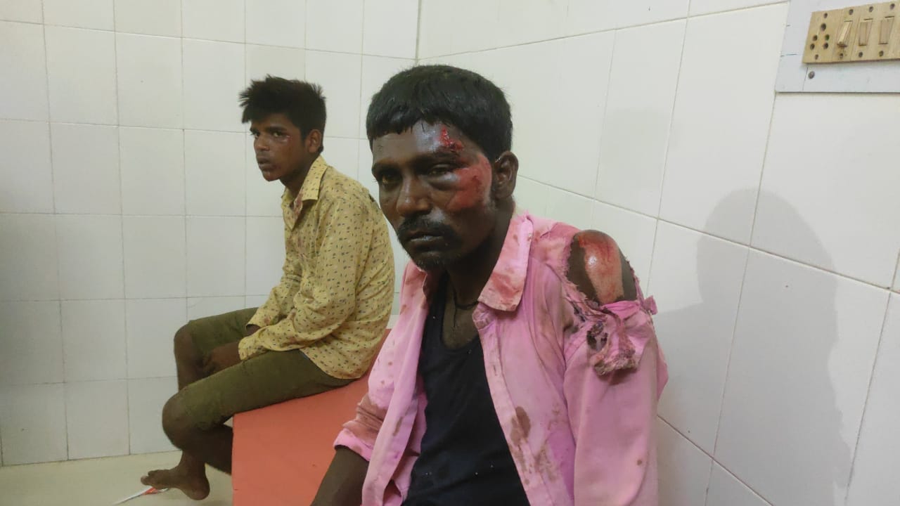 नबावगंज/बरेली-सामने से आती बाइक ने टक्कर मार तीन को घायल कर गायब