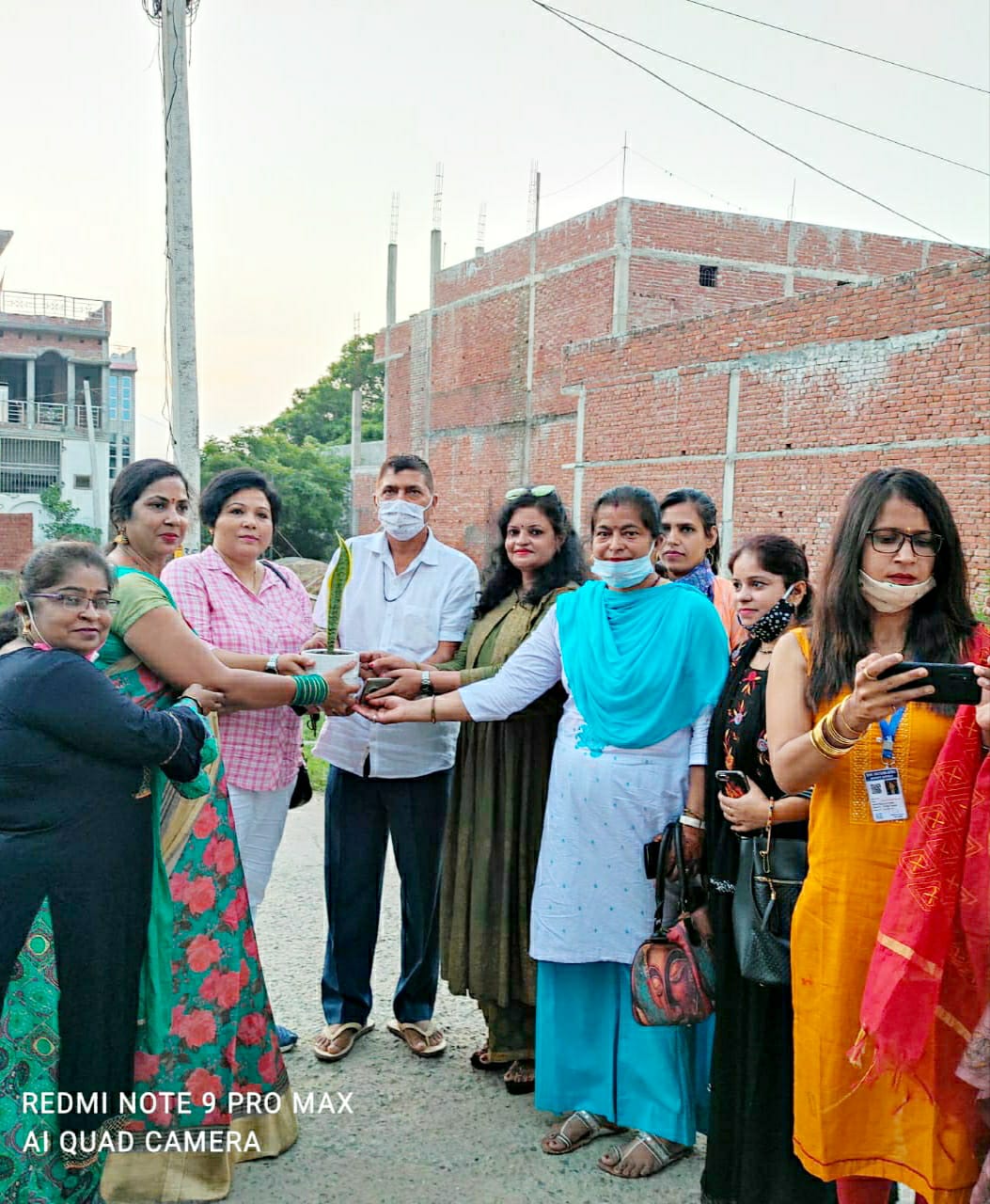 बरेली-महिला शिक्षक संघ ने पप्पू भरतौल की शिष्टाचार भेंट