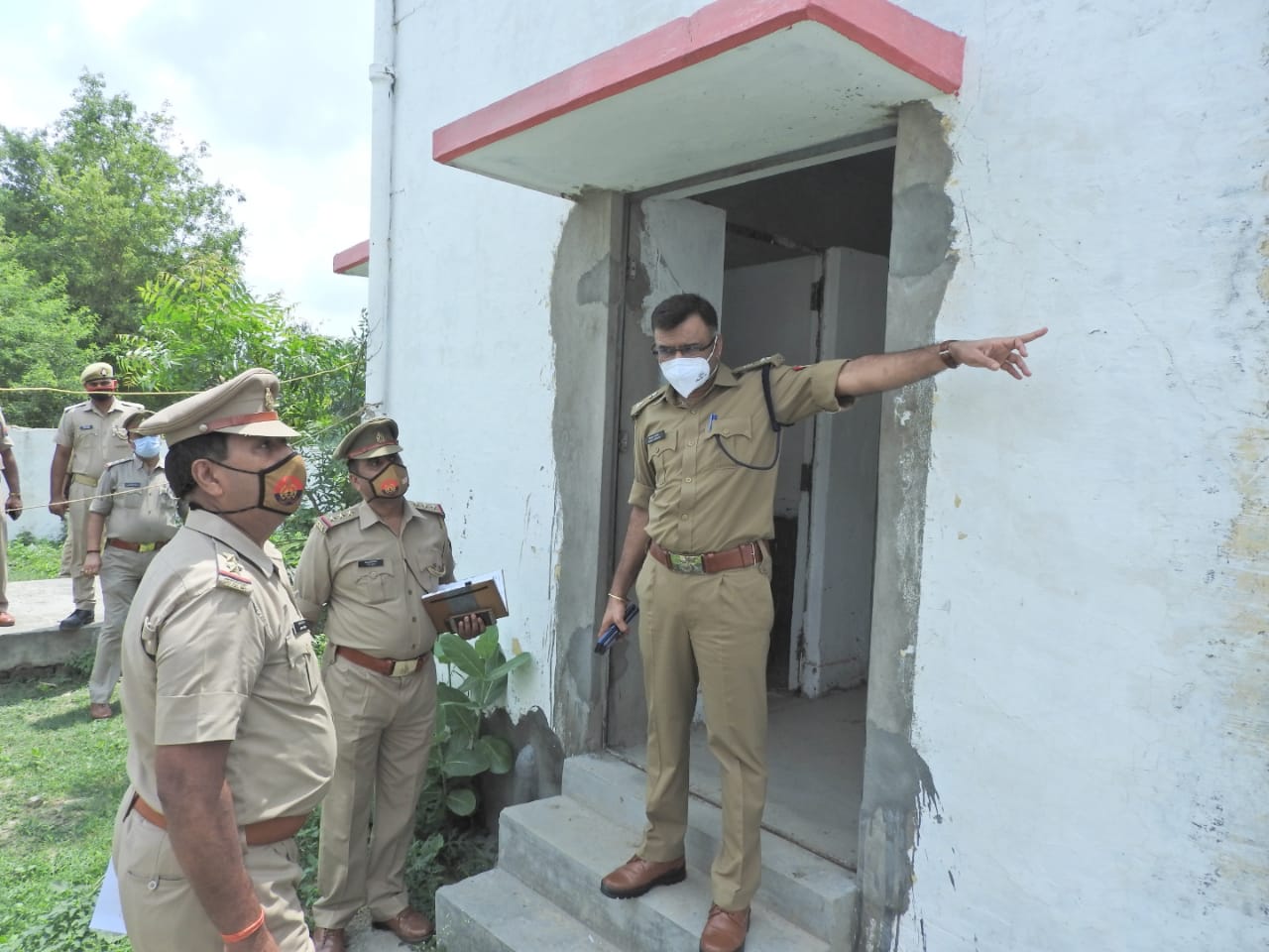 पीलीभीत : पुलिस अधीक्षक महोदय ने प्रशिक्षण कक्ष, सीसीटीएनएस कार्यालय एवं रिक्रूट आरक्षियों की क्लास का किया निरीक्षण।