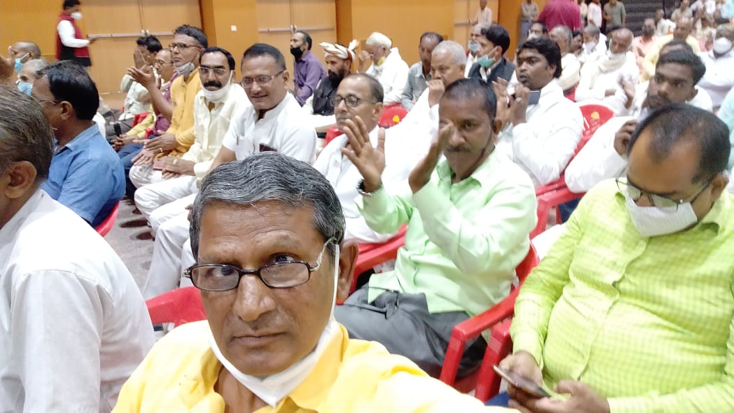 जौनपुर/वाराणसी:जौनपुर से शाक्य मौर्य सभा के जिलाध्यक्ष साथियों के साथ वाराणसी में आयोजित अन्तरराष्ट्रीय शाक्य,मौर्य,कुशवाहा,सैनी सम्मेलन में हुए शामिल