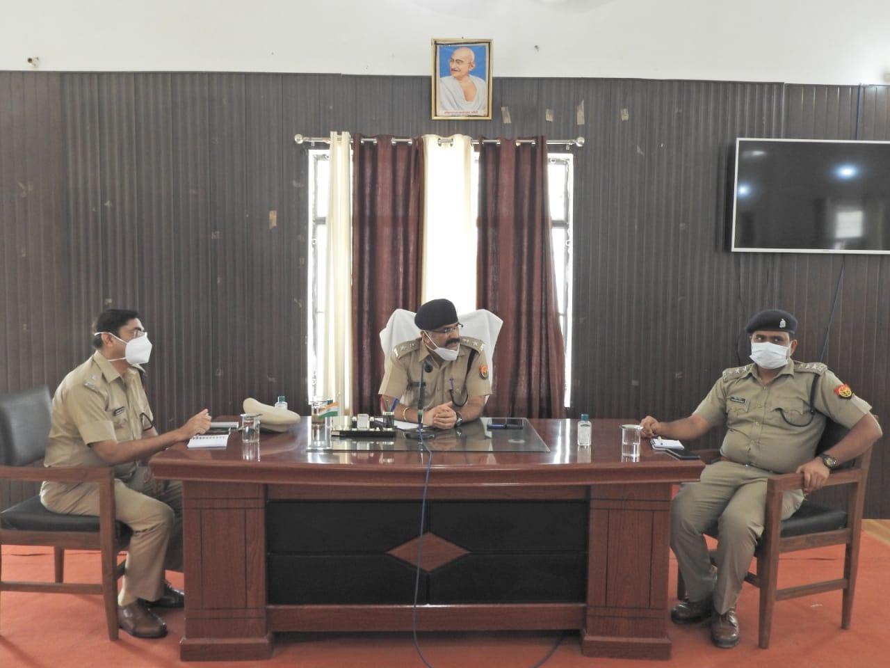 पीलीभीत: पुलिस अधीक्षक पीलीभीत ने उद्योग व्यापार मंडल के सदस्यों एवं पदाधिकारियों के साथ मीटिंग की।