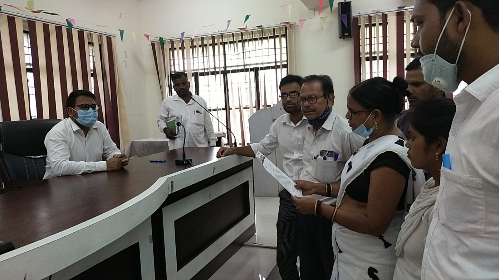 बरेली-नबावगंज में बिजली के तार के कारण हुई 10 वर्षीय लड़के की मौत के सन्दर्भ में ज्ञापन