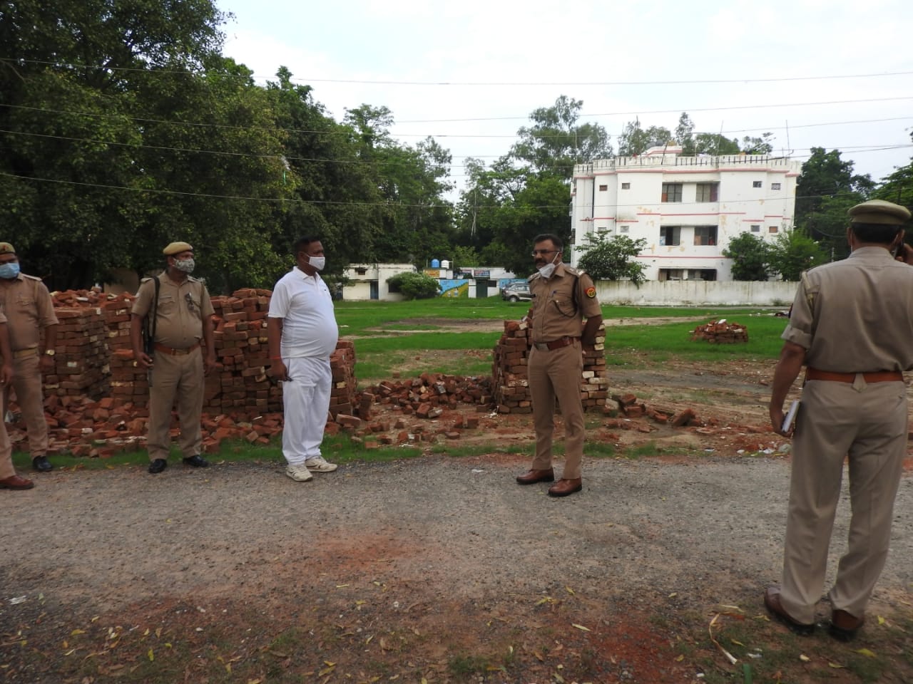 पीलीभीत: पुलिस अधीक्षक महोदय ने पुलिस लाइन एवं आवासीय कॉलोनी का किया आकस्मिक निरीक्षण।