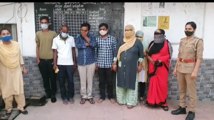 बरेली-देह व्यापार का खुला राज,पुलिस के हत्थे चढ़े
