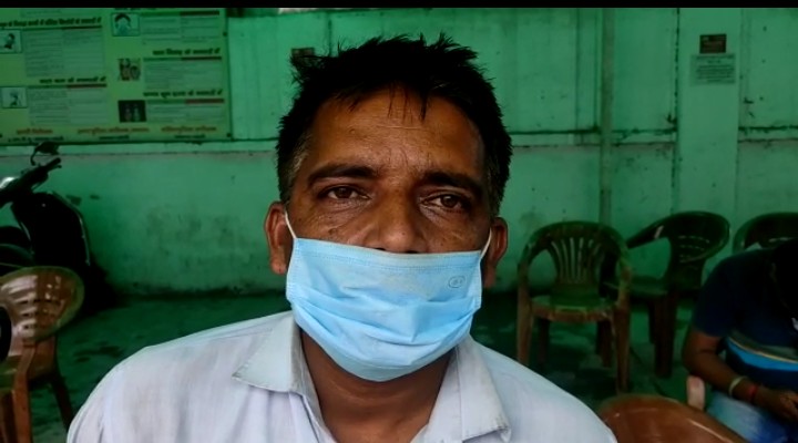 बरेली-कभी नए पैकेट में बेचे तुमको चीज पुरानी, इस गाने को सच कर दिया बटलर के इस दुकानदार ने