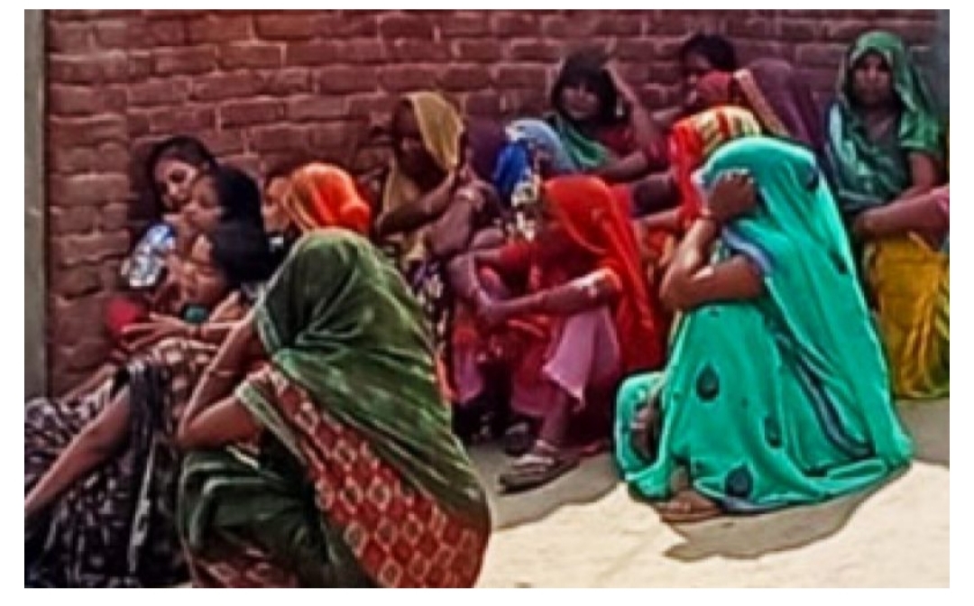 फर्रुखाबाद :बीमारी से तंग आकर नशेड़ी ट्रेन के आगे कूदकर दे दी जानशरीर के  उड़ गए चिथड़े