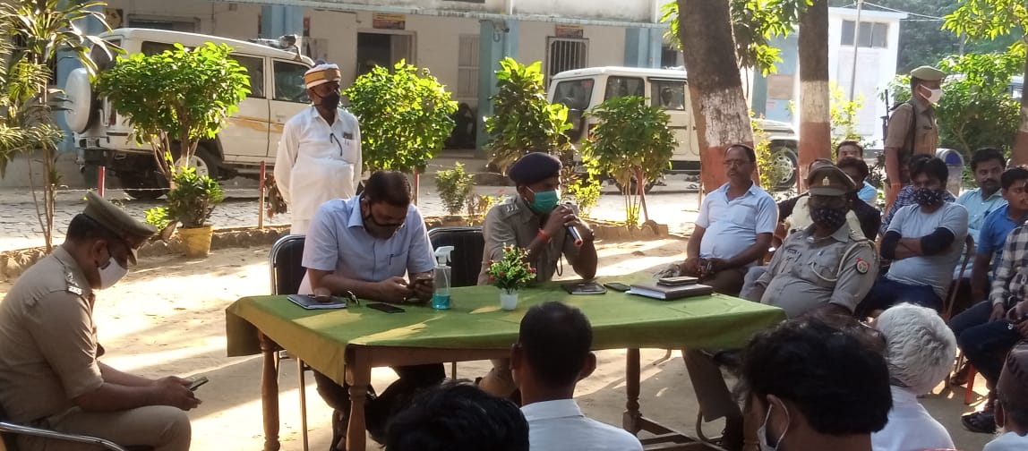 सीतापुर: उपजिलाधिकारी पीएल मौर्य व पुलिस क्षेत्राधिकारी राजू कुमार शाव की मौजूदगी में आगामी बकरीद व कावड़ यात्रा को लेकर पीस कमेटी की बैठक हुई संपन्न