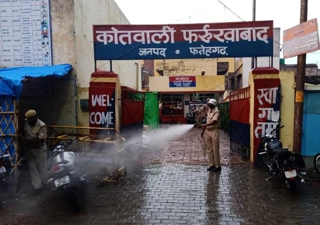 फर्रुखाबाद:जुआ खेलते समय सात जुआरी हुए गिरफ्तार ,मुकदमा दर्ज