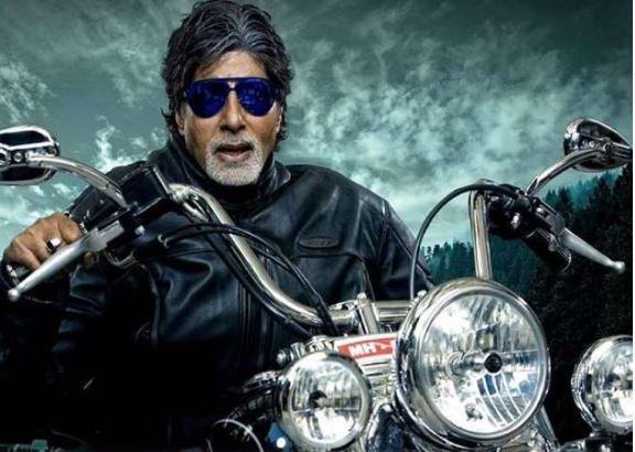 Amitabh Bachchan ने हार्ले डेविडसन चलाते हुए शेयर की ये कूल फोटो, नव्या ने नाना की फोटो पर किया ये कमेंट