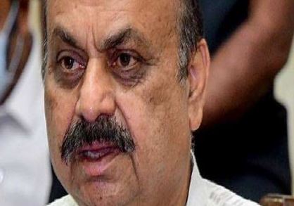 इस्तीफे की धमकी के बाद कर्नाटक में  माने मंत्री आनंद, मुख्यमंत्री बोम्मई से मुलाकात के बाद तेवर बदले