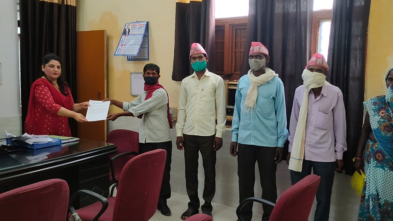 बरेली-महंगाई और बेरोजगारी की चिंगारी को खत्म करने के लिए जन अधिकार पार्टी ने दिया ज्ञापन