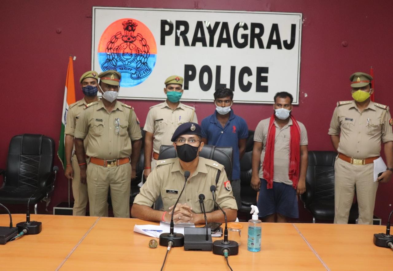 प्रयागराज-थाना मांडा पुलिस द्वारा 260 प्लास्टिक के जरकीन मे 12580 ली0 अपमिस्रित स्प्रिट देशी शराब (कीमत लगभग 38 लाख) के साथ 02 अभियुक्त गण गिरफ्तार