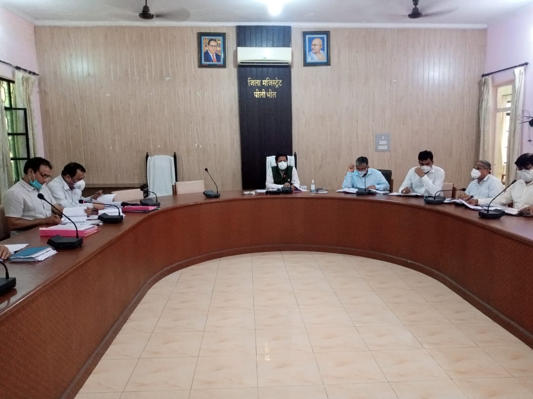 पीलीभीत : जिलाधिकारी द्वारा प्रधानमंत्री आवास योजना (शहरी) के चयनित लाभार्थियों की पात्रता का भौतिक सत्यापन हेतु जांच अधिकारी किये गये नामित।