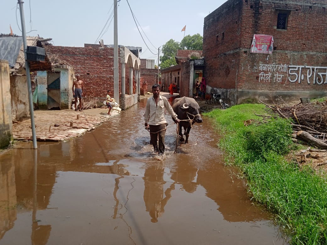 बरेली-अच्छे दिनों के इंतजार में इस गांव के लोगो की पथरा गयी आंखे