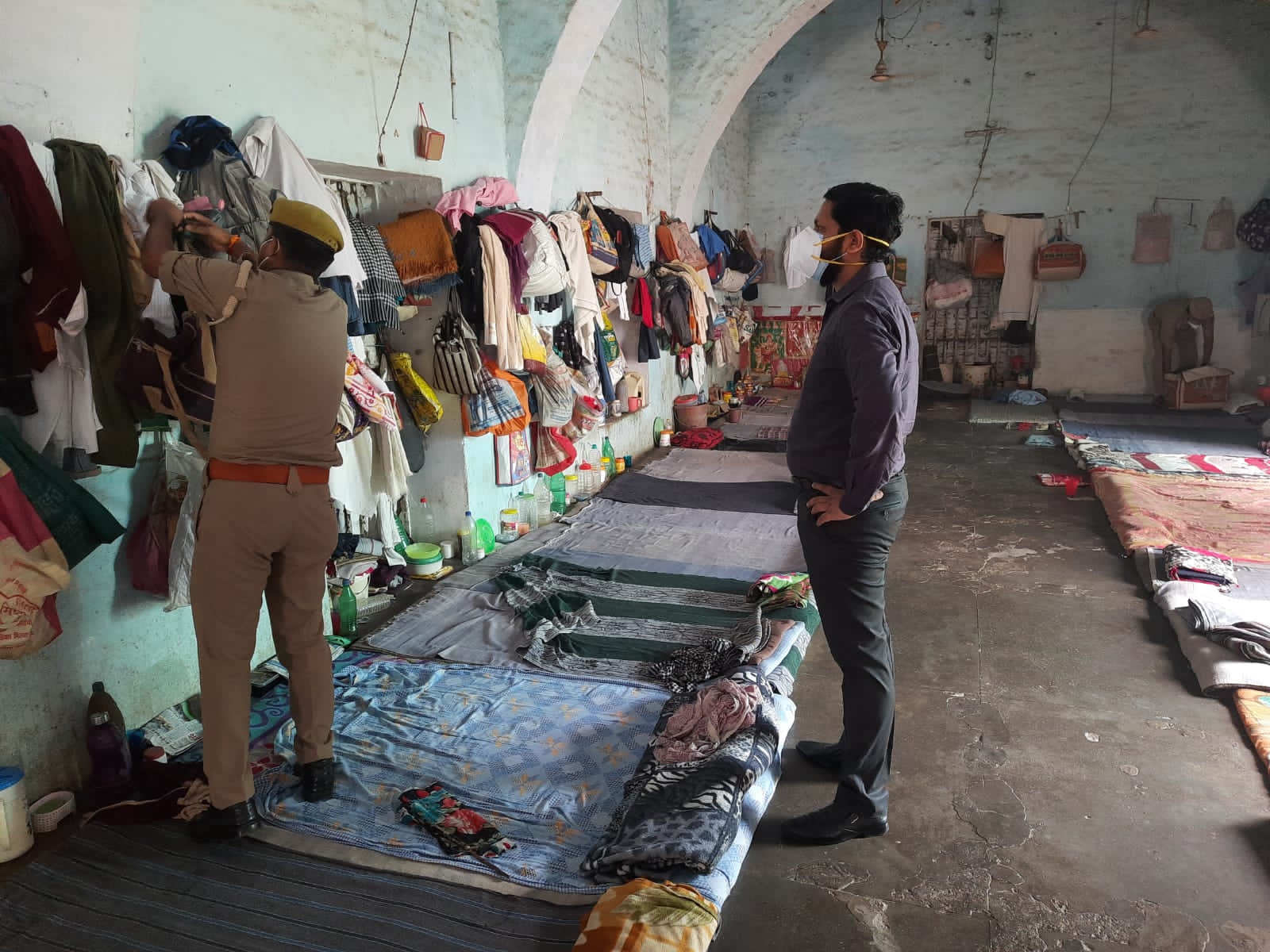पीलीभीत:जिलाधिकारी द्वारा जिला कारागार का किया गया औचक निरीक्षण।