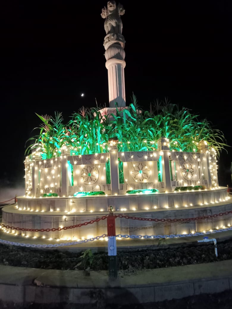 जौनपुर:स्वतंत्रता दिवस की पूर्व संध्या पर सम्राट अशोक स्तंभ की भव्य सजावट