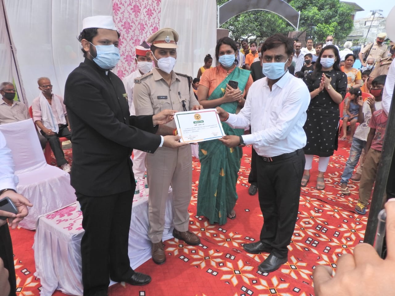 पीलीभीत: 75 वें स्वतंत्रता दिवस के अवसर पर जिलाधिकारी/पुलिस अधीक्षक ने शहीद पार्क में आयोजित श्रद्धासुमन कार्यक्रम में प्रतिभाग किया।