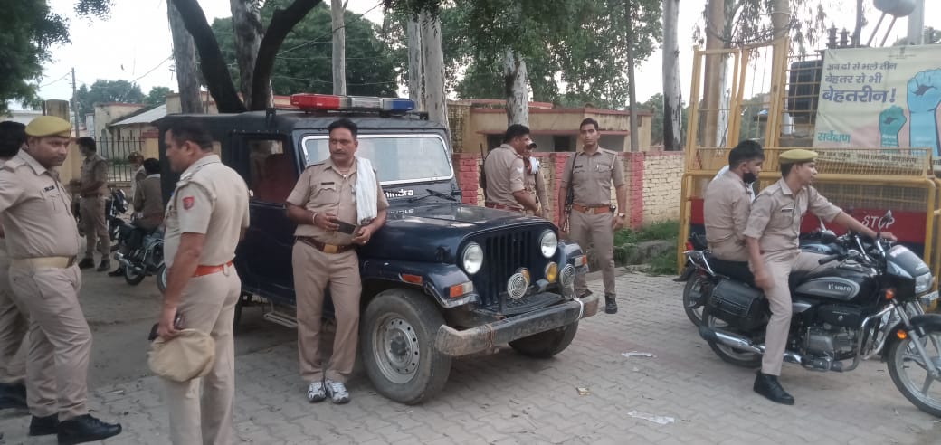 आँवला/बरेली - मोहर्रम त्योहार को लेकर सिरौली थाना पुलिस रही अलर्ट।