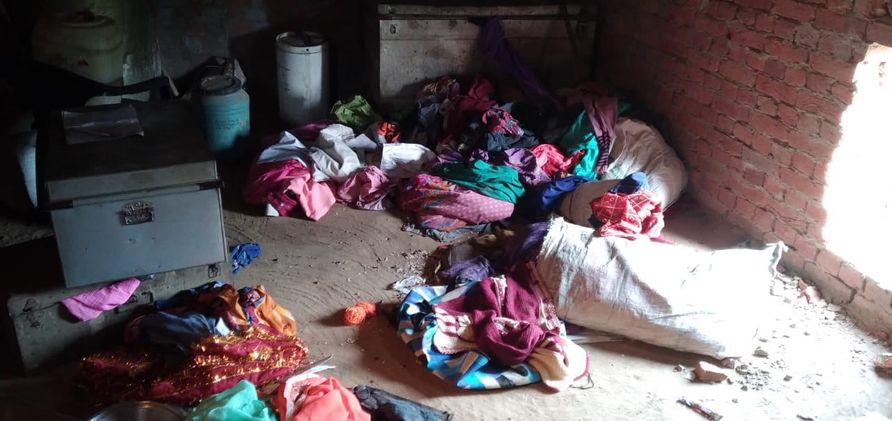 आँवला/बरेली - सिरौली थाना क्षेत्र में चोरों का बड़ा आतकं सायपुर में चोरो ने की नकब लगाकर एक ही रात में चार घरों में की चोरी
