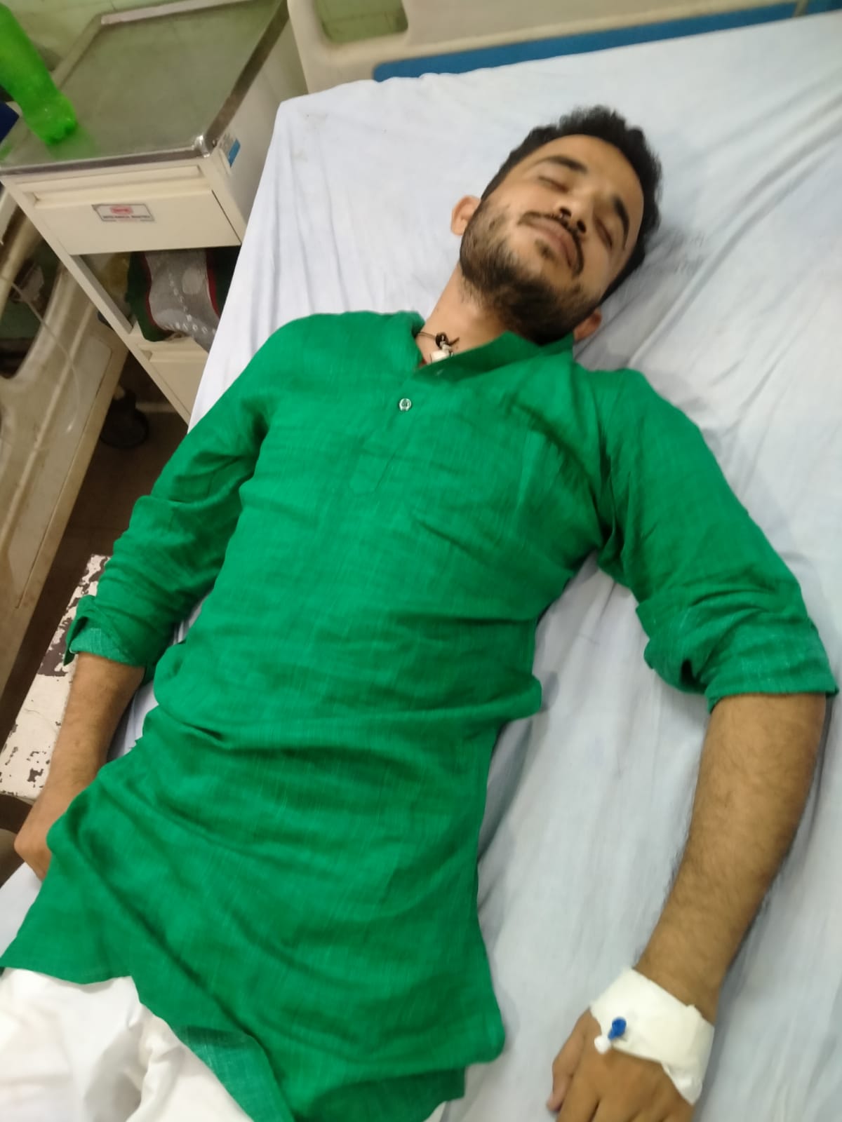 बरेली-:-मजबूर हो युवक ने खाया जहरीला पदार्थ, अस्पताल में इलाज जारी