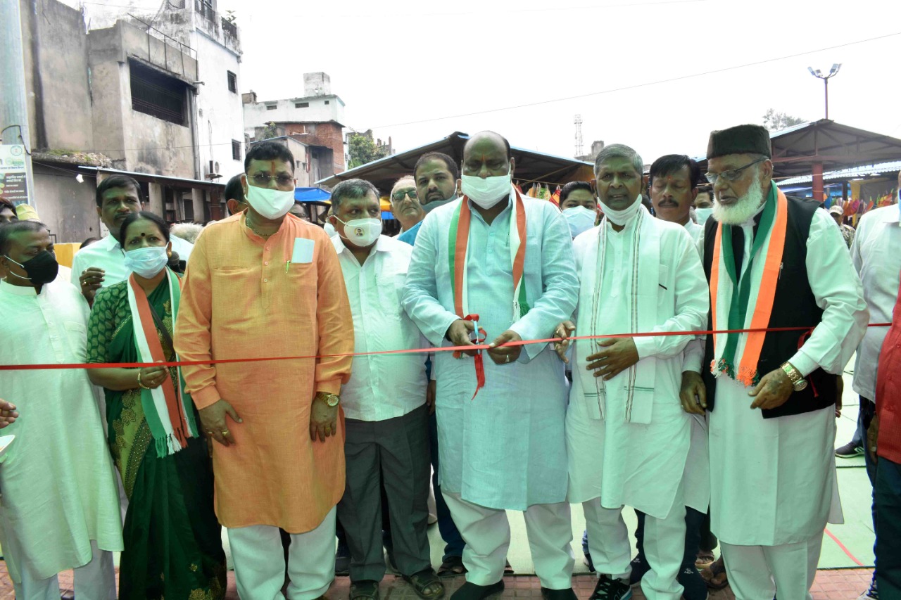 कोरबा : राजस्व मंत्री श्री अग्रवाल ने किया पौनी पसारी बाजार का लोकार्पण