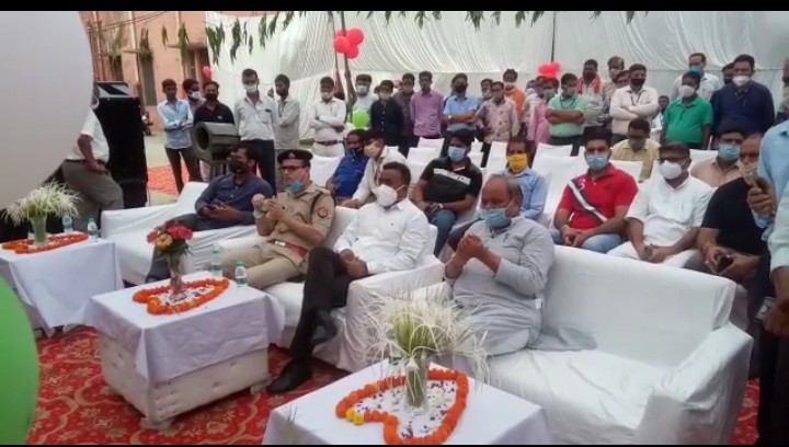बरेली-केसर मिल के तत्वावधान में ऑक्सीजन प्लांट का जिलाधिकारी द्वारा उद्घाटन