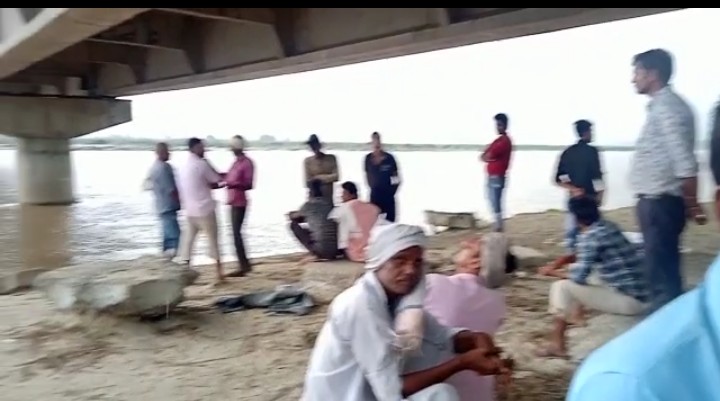 बरेली-सावन का पवित्र माह बना परिवार को अपवित्र माह,गंगा ले डूबी बेटा