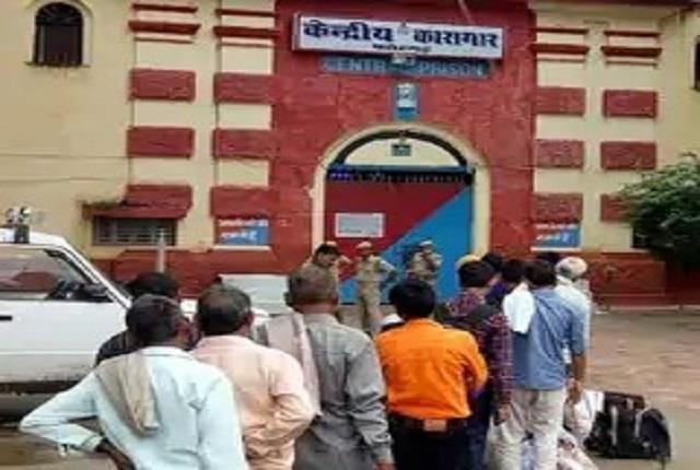 फर्रुखाबाद:बंदियों से मुलाकात करने में आरटी पीसीआर रिपोर्ट बनी अड़चन