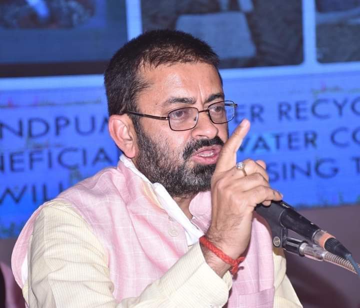 फर्रुखाबाद :डीएम के निर्देश पर ग्राम विकास अधिकारी निलंबित