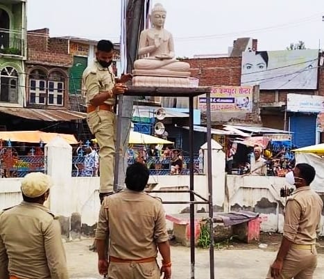 कन्नौज : प्रशासन ने रात्रि में हटवा दी बुद्ध की प्रतिमा , हिरासत में लिए गए लोगों को छोड़ा