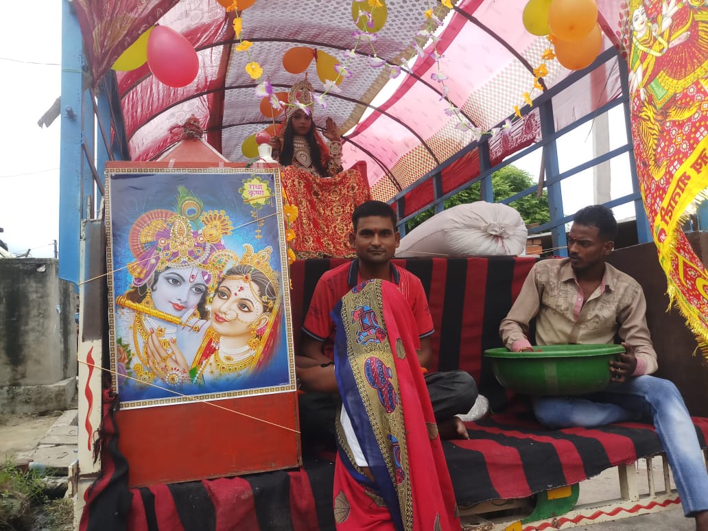 पीलीभीत: सबलपुर में बड़े ही हर्षोल्लास के साथ मनाया गया जन्माष्टमी का त्यौहार।