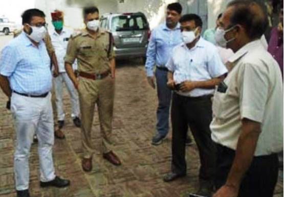 फर्रुखाबाद:राज्यपाल के आने की अटकलों ने प्रशासनिक तंत्र में मची खलबली