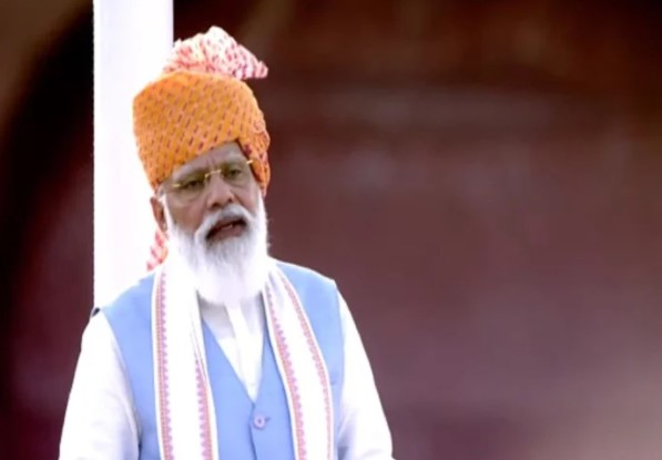 लाल किले से पीएम मोदी के संबोधन की बड़ी बातें, जानें एक नजर में सबकुछ
