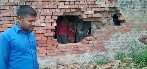 बदायूं: चोरों ने घर में लगाई सेंध और माल किया पार