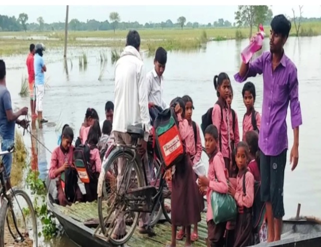 आजमगढ़: कई परिवारों पर मंडरा रहा कटान का खतरा, पलायन को मजबूर