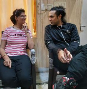 अपने फैन और केबीसी विनर हिमानी बुंदेला को सिंगर जुबिन नौटियाल ने  दिया सरप्राइज