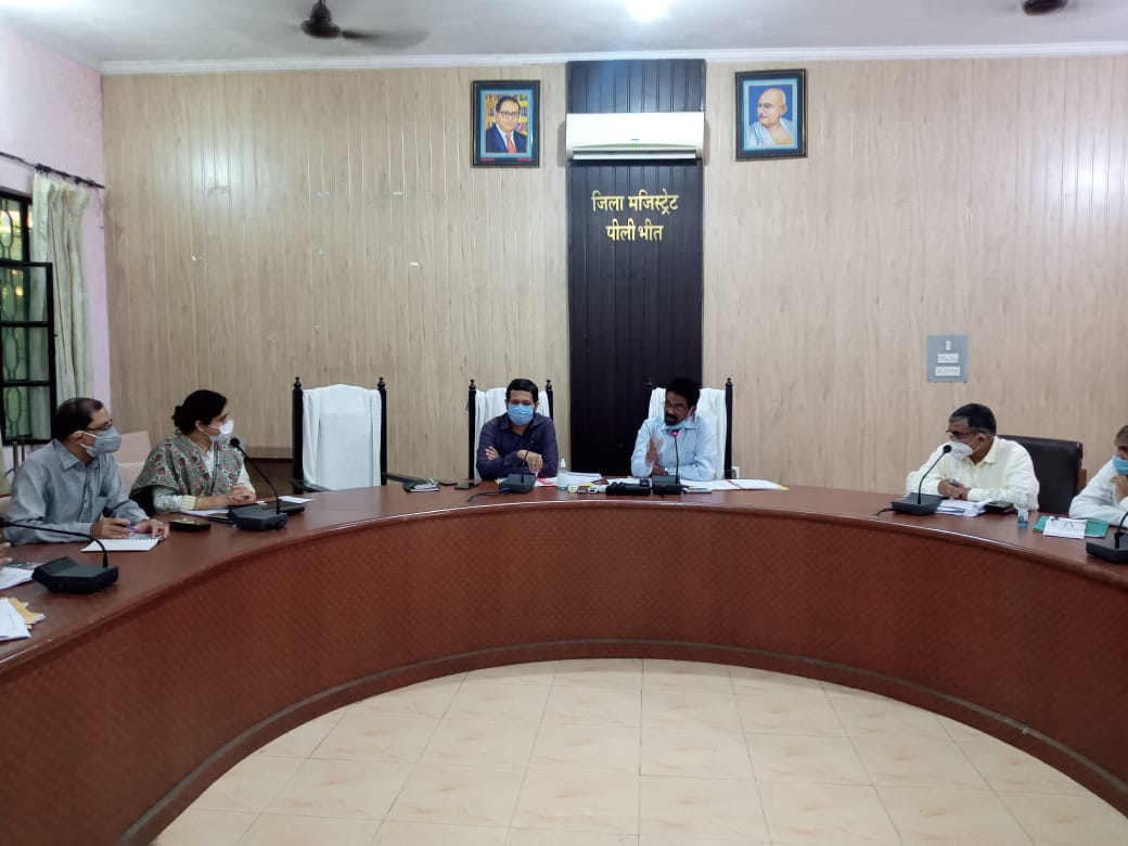 पीलीभीत :-शासन की मंशा के अनुरूप विकास कार्यों को गुणवत्तापरक ससमय कराएं पूर्ण-नोडल अधिकारी।