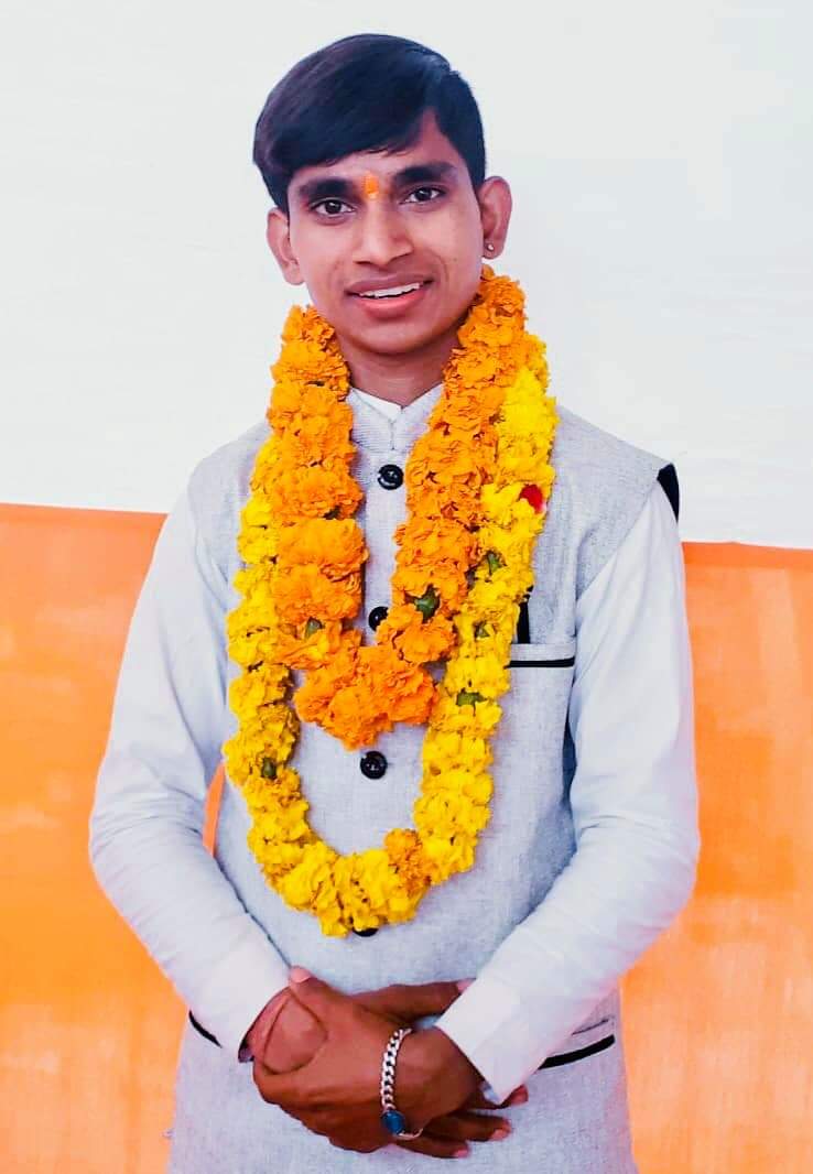 बरेली - अखिल भारतीय कायस्थ महासभा के युवा प्रकोष्ठ के प्रदेश अध्यक्ष बने मुकेश सक्सेना।