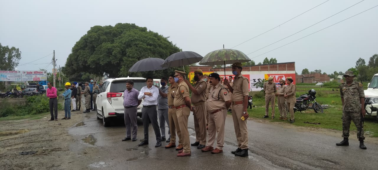 बरेली-स्मैक की तस्करी की जमा पूंजी से बनी आलीशान कोठी पर प्रशासन का बुल्डोजर