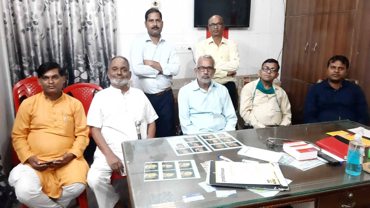बरेली - मान्यता प्राप्त स्कूलों के संगठन बेसिक शिक्षा सिमिति उत्तर प्रदेश के ब्लाक भदपुरा ब्लाक के सभी स्कूलों संचालकों के साथ हुई बैठक।
