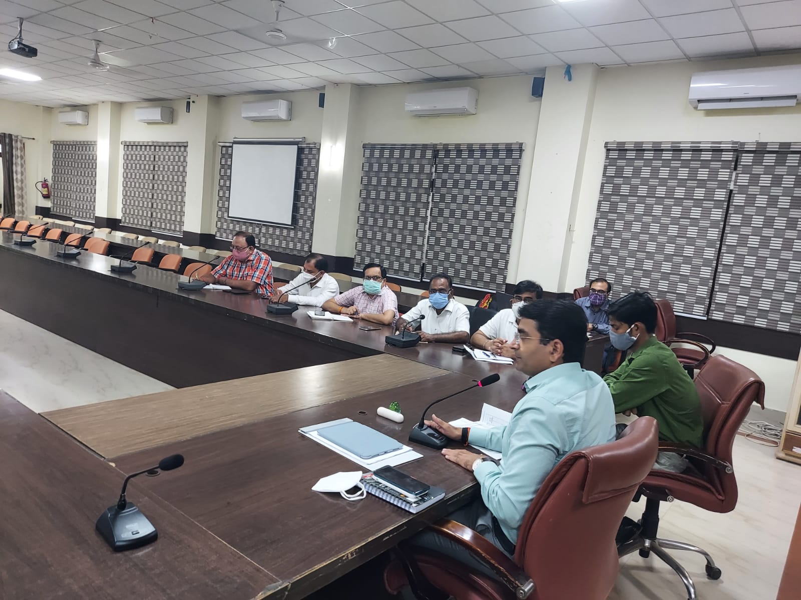 प्रयागराज : जिलाधिकारी भी अध्यक्षता में बृहद टीकाकरण अभियान की बैठक सम्पन्न