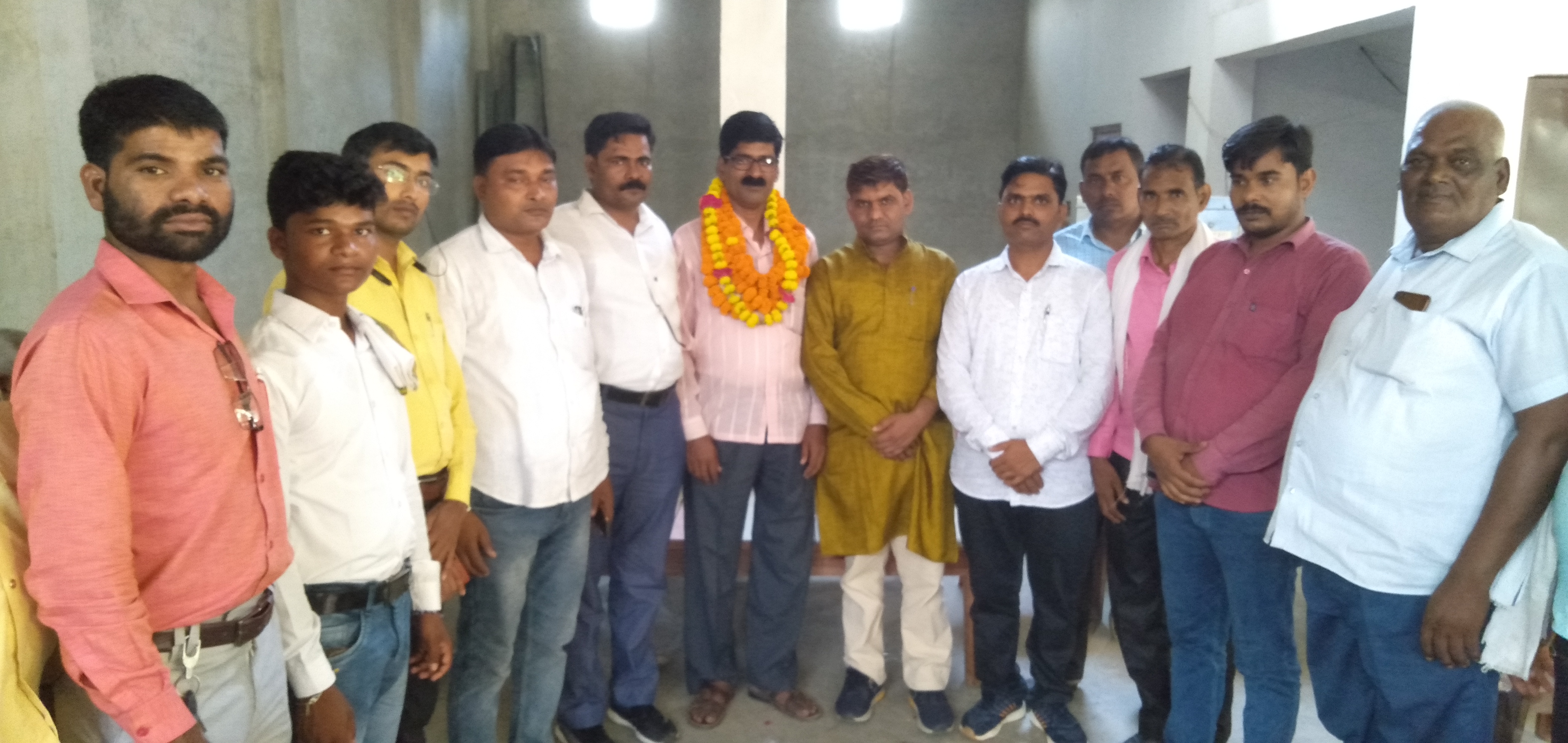 सीतापुर :जिला मौर्य कल्याण समिति सीतापुर की तहसील मिश्रिख की इकाई के अध्यक्ष महेश प्रसाद मौर्य निर्वाचित किए गए